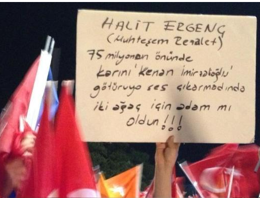 Ak Parti mitinginde edepsiz pankart! - Resim: 1