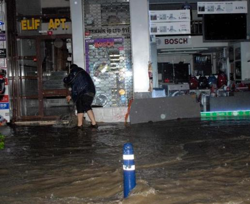 İstanbul sular altında kaldı! - Resim: 3