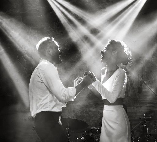 Boşanıyorlardı, bomba şekilde yakalandılar! Bensu Soral ve Hakan Başı'ın tatilde sarmaş dolaş fotoğrafları - Resim: 1