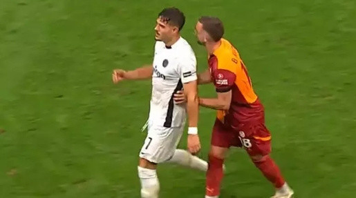 Galatasaray - Young Boys maçında saha karıştı - Resim: 0