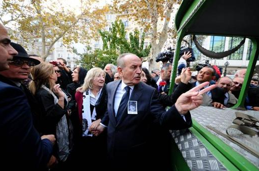 Nejat Uygur'un cenazesinde izdiham - Resim: 4