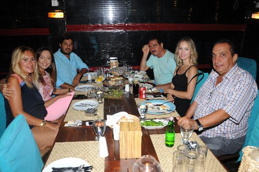 Dostu düşmanı çatlatacak poz! - Resim: 1