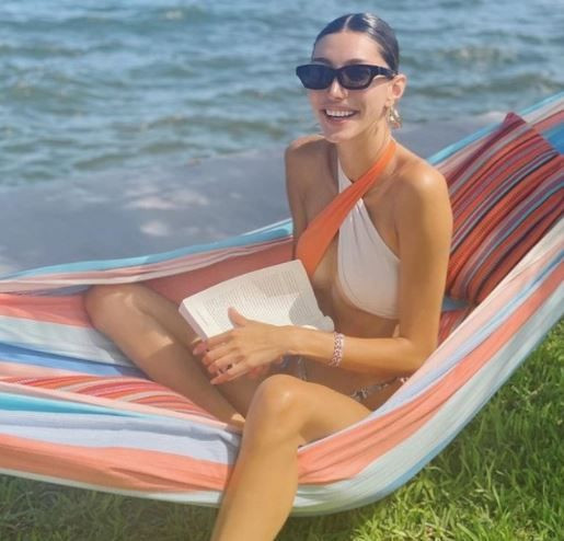 Şevval Şahin tatile gitti bikinili pozları nefes kesti! 10 kişi korona olunca abartmayın demişti - Resim: 3