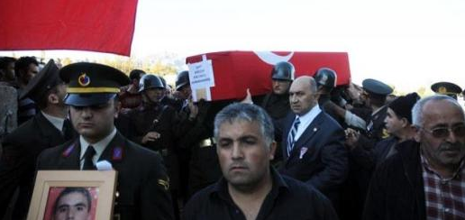 Şehit oğluna böyle seslendi! - Resim: 3