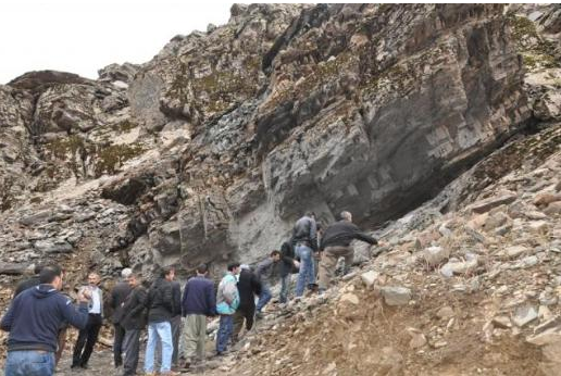 Dağlarda terörist cesedi aradılar - Resim: 2