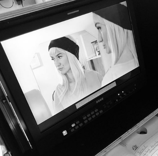 Tuğba Özay kanser mi oldu hastaneden paylaştı tek tel saçı kalmamış - Resim: 1