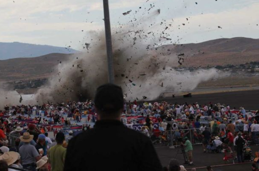 Gösteri uçağı seyircilerin arasına böyle daldı! - Resim: 3