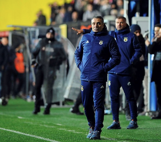Ersun Yanal listeyi verdi! Fenerbahçe'de 8 isim yolcu - Resim: 1