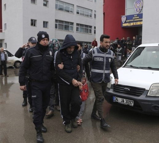 Öz kızını otobana çıkarıp fuhuş tuzağı kurdu - Resim: 2