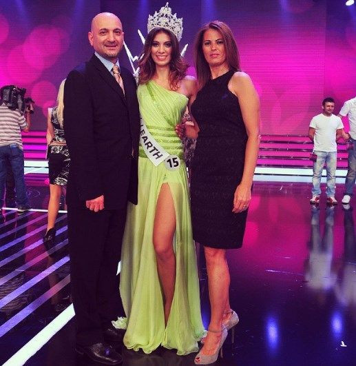 Survivor Ezgi Avcı Beşiktaş'ın yeni yengesi oldu! Nişanlısı Nemanja Djurisic imza attı - Resim: 4