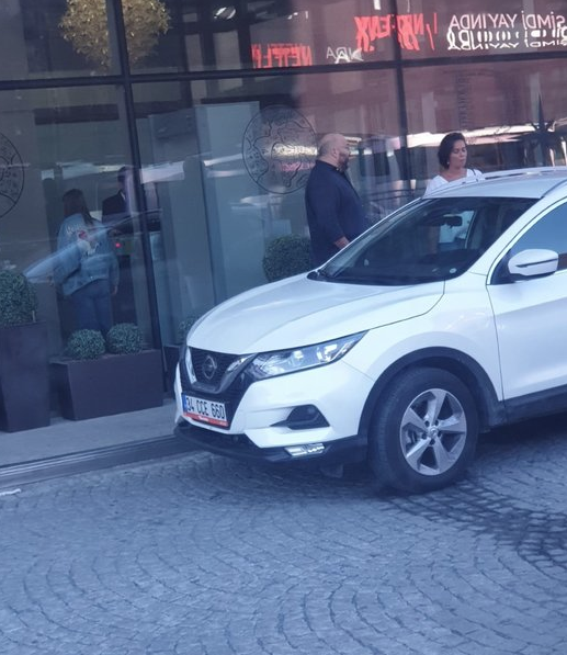 Set çalışanıyla eşini aldattı Somer Sivrioğlu yasak aşkıyla otelde görüntülendi - Resim: 2