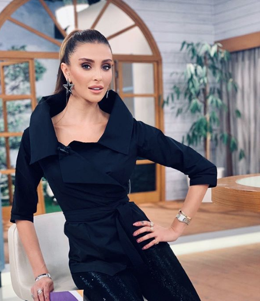 En sevdiği yer yatak odası! Özge Ulusoy'dan samimi açıklamalar! - Resim: 2