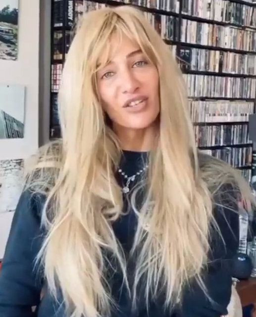 Burcu Esmersoy Berrak Tüzünataç sorularını duymamazlıktan geldi! - Resim: 2