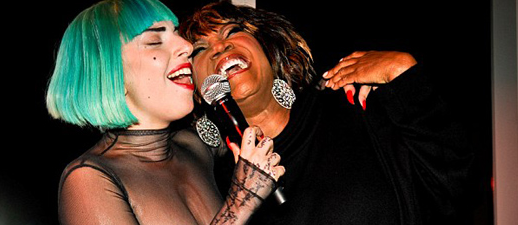 Lady Gaga birkez daha sınır tanıdı - Resim: 2