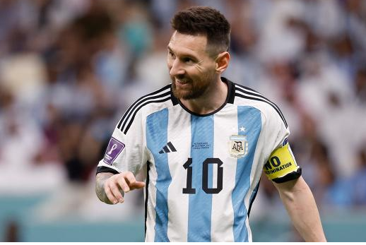 Al Nassr'a transfer olan Ronaldo zirveye yerleşti! Messi'nin rekoru kırıldı çılgın maaş... - Resim: 3