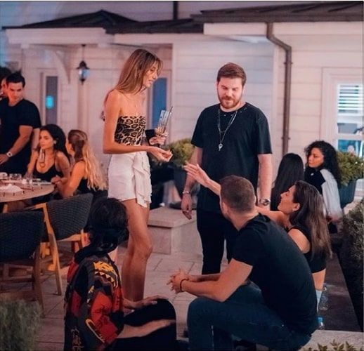 Şevval Şahin'in sevgilisi Yiğit Marcus Aral korona çıktı ünlülerle parti yapmışlardı - Resim: 4
