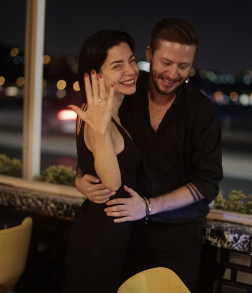 Merve Boluğur kumral sevgilisinin evlenme teklifine evet dedi! Ünlü oyuncu yüzüğünü o pozla gösterdi - Resim: 3
