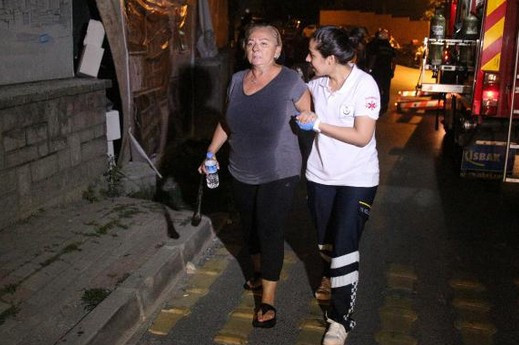 Etiler'de gece yarısı korku dolu anlar herkes kendini sokağa attı - Resim: 2