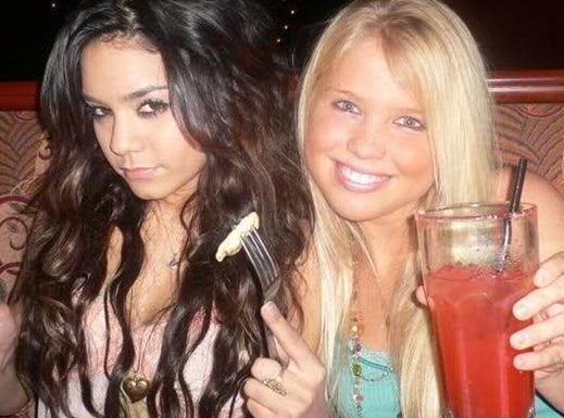 Çıplak pozları internete sızdı - Resim: 4