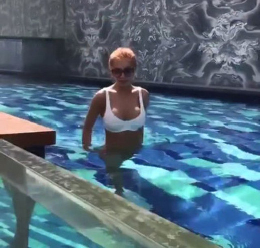 Oyuncu Buse Narcı'nın Dubai'de verdiği pozlar nefes kesti! - Resim: 2