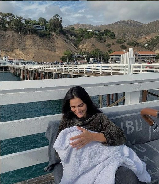 Saadet Işıl Aksoy'un bebeğini sapıklardan koruma yöntemi! Bakın ne yapıyor - Resim: 1