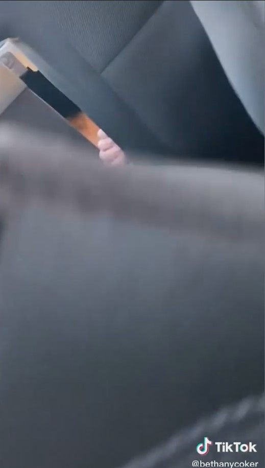 Aracın bagajını gören kadın hayatının şokunu yaşadı! Böylesini polis bile görmedi: Tamamen çıplak halde... - Resim: 4