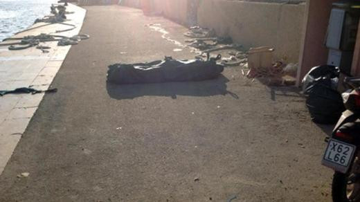 İtalya açıklarında göçmen teknesi battı - Resim: 4