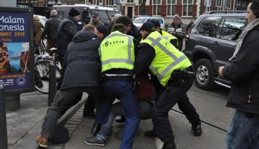 Erdoğan'ın konvoyuna şişe fırlatmışlar - Resim: 2