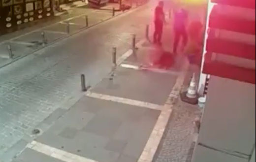 Şile'de Türk bayrağını yere atan şüpheli yakalandı - Resim: 0