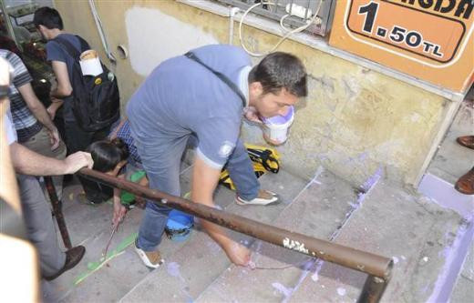 Merdiven boyayanlar gözaltında - Resim: 3