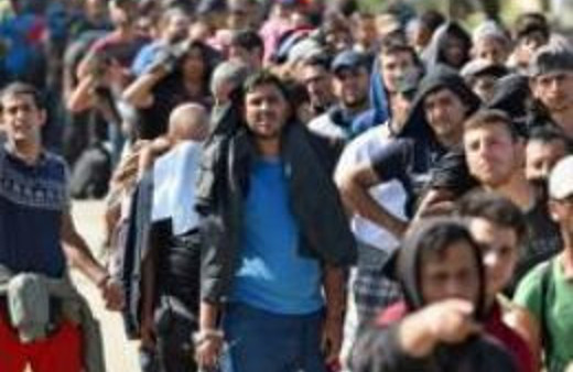 Dinini değiştiren mültecilere oturma izni