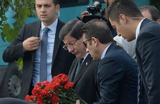 Davutoğlu Ankara'daki patlama yerinde