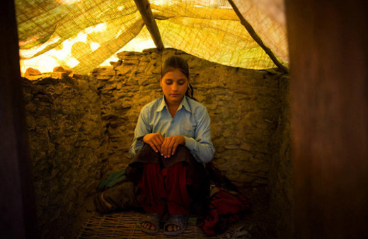 Kadınlara her ay regl işkencesi