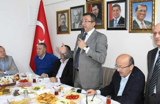 CHP'li vekillerin Erdoğan fotoğrafı olay oldu