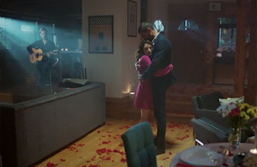 İlişki Durumu Karışık 15. bölüm - Can ile Ayşegül'den romantik dans