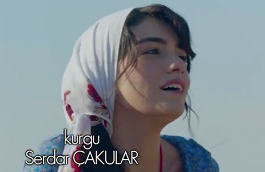 Hazar Ergüçlü'nün takdir topladığı türkü sahnesi