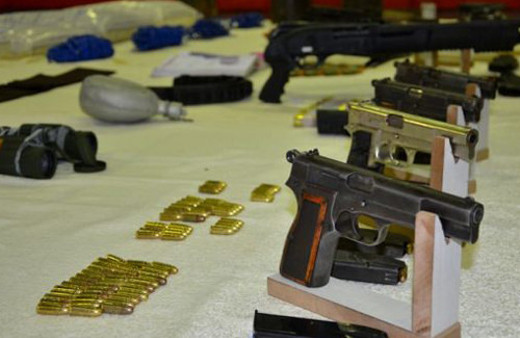 IŞİD hücre evinden cephanelik çıktı