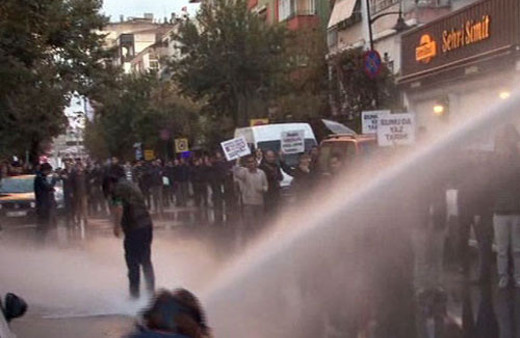 İpek Medya Grubu önünde gerginlik!