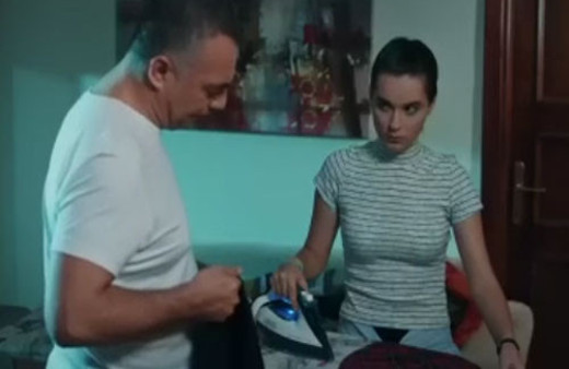 Eşkıya Dünyaya Hükümdar Olmaz'da olay ütü sahnesi