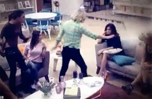 Kısmetse Olur'da Melis çıldırdı! Bir anda yerinden fırlayıp...