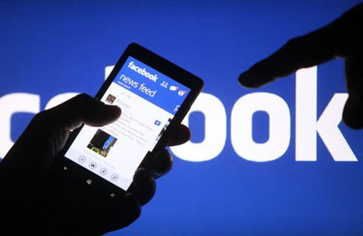 Baba kızının çıplak fotoğrafını Facebook'a atınca...