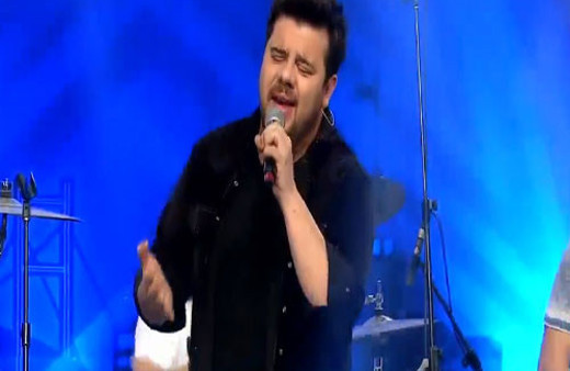 Eser Yenenler'den bomba performans!