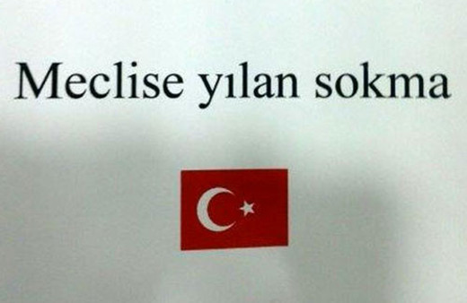 Vekil odalarına bırakılan esrarengiz not 