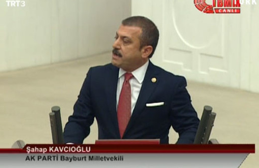 Şahap Kavcıoğlu yemin ederken HDP'lilere döndü