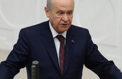 Bahçeli'den kendisini alkışlayan AK Parti'lilere selam!