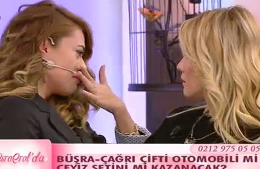 Esra Erol şaşkına döndü! Karnına elini koydu ve...