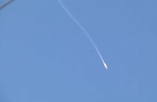 Savaş uçağının düşme anı saniye saniye kamerada