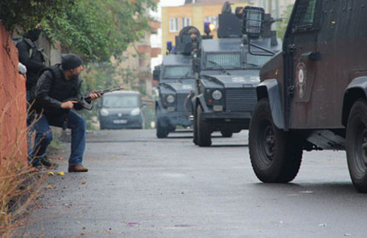Vali Tutulmaz yaralı polisi ziyaret etti