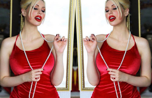 Adnan Hoca gözde kediciği ile göbek attı