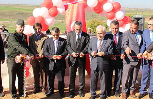 'Hayvansever' Vali yalak açılışı yaptı!